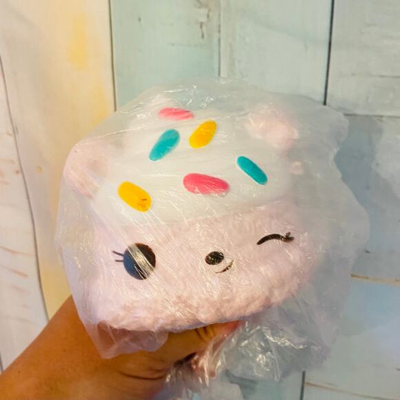 Num Noms Sprinkle Smoosh Cake - Picture 1 of 2